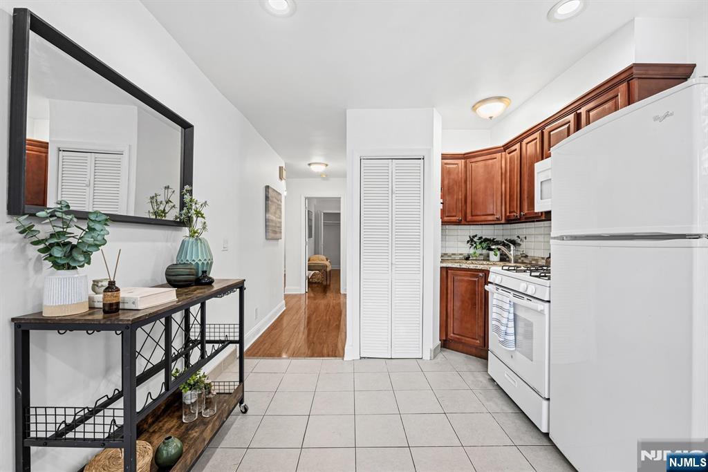 354 Paterson Plank Road - Photo 5