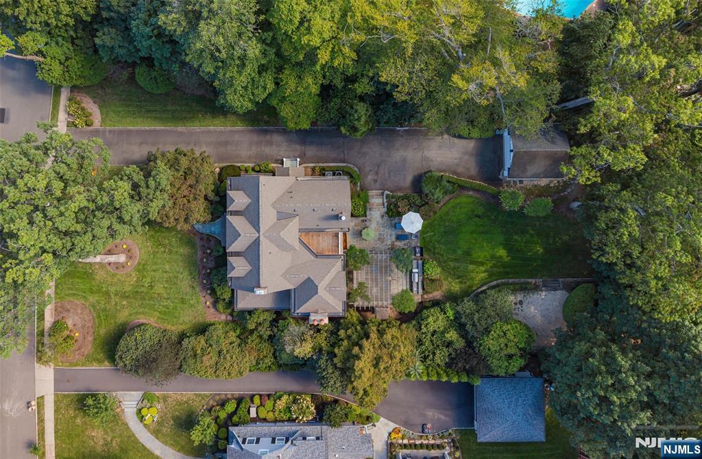 Photo 3 of Single family home for sale at 326 W End Ave, Ridgewood, NJ 07450 | MLS# 26036946 | Listing updated on 2026-10-07