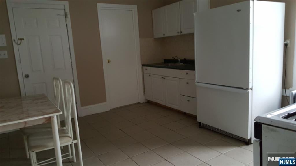 127 Newark Avenue 2 - Photo 4