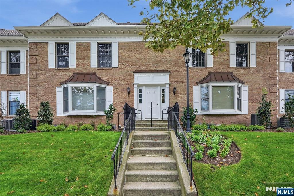 5 S Maple Avenue 52 - Photo 1