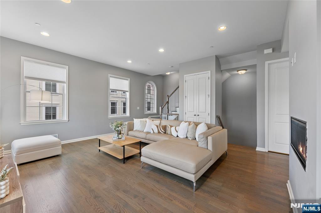 289 Bradley Drive - Photo 1