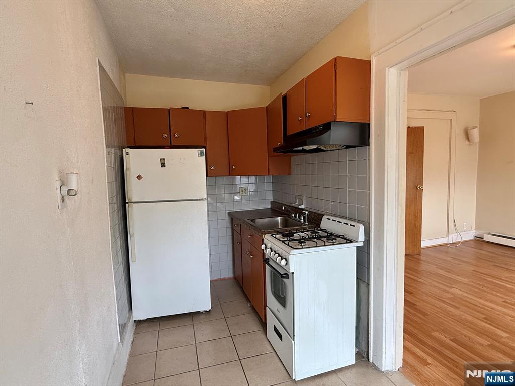 165-167 Davis Avenue 167-APT2 - Photo 3