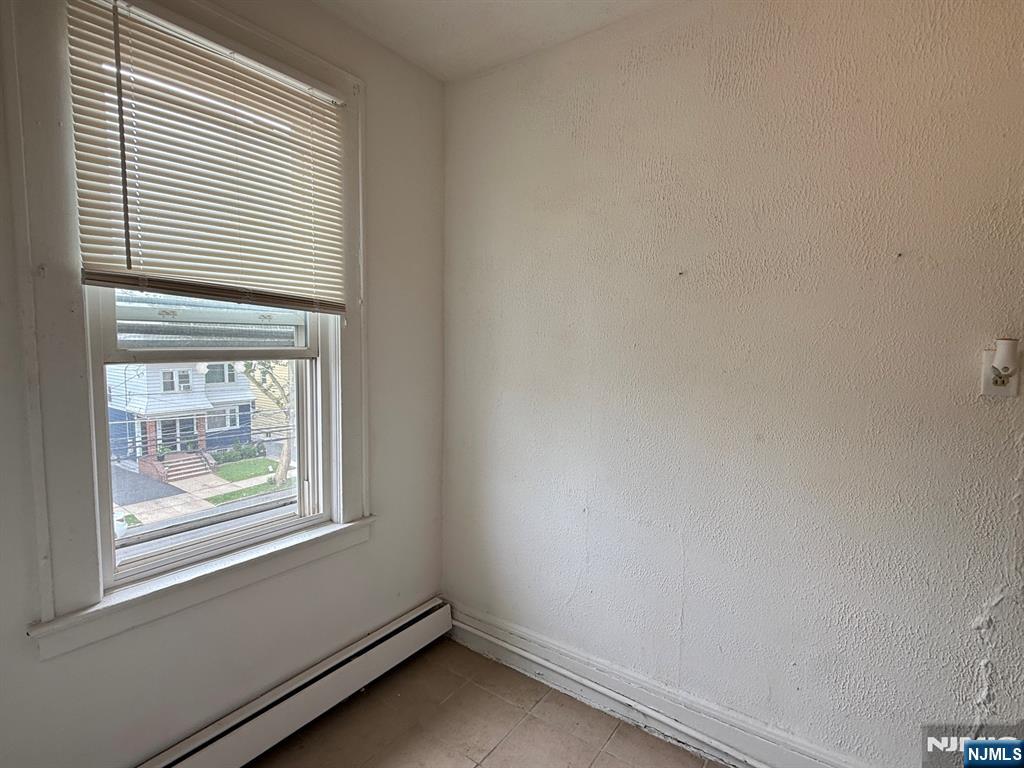 165-167 Davis Avenue 167-APT2 - Photo 4