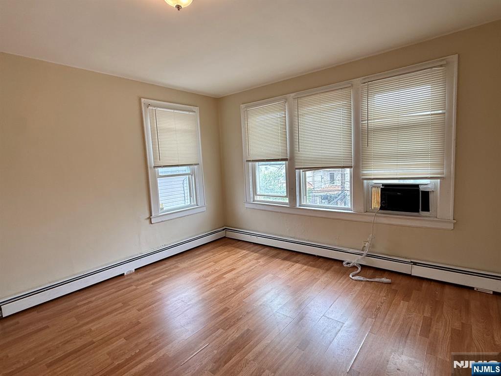 165-167 Davis Avenue 167-APT2 - Photo 5