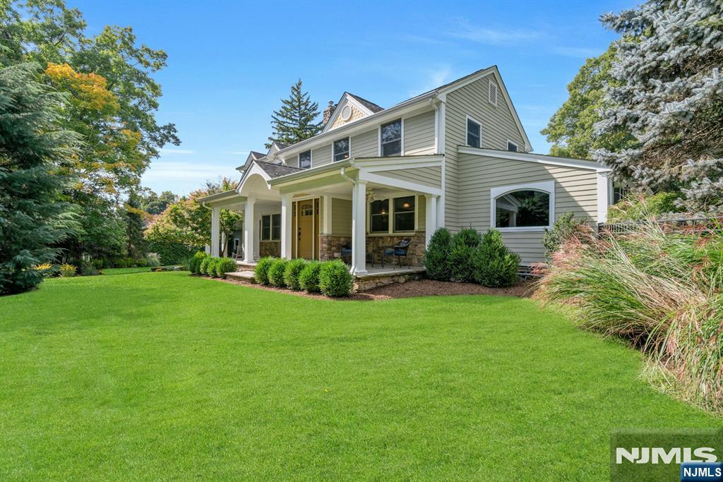 Photo 4 of Single family home for sale at 85 Vanderbeck Ln, Mahwah, NJ 07430 | MLS# 26036958 | Listing updated on 2026-10-07
