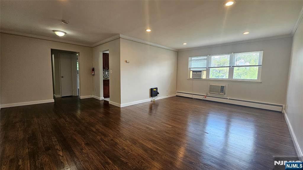 1628 Valley Street 2C - Photo 1