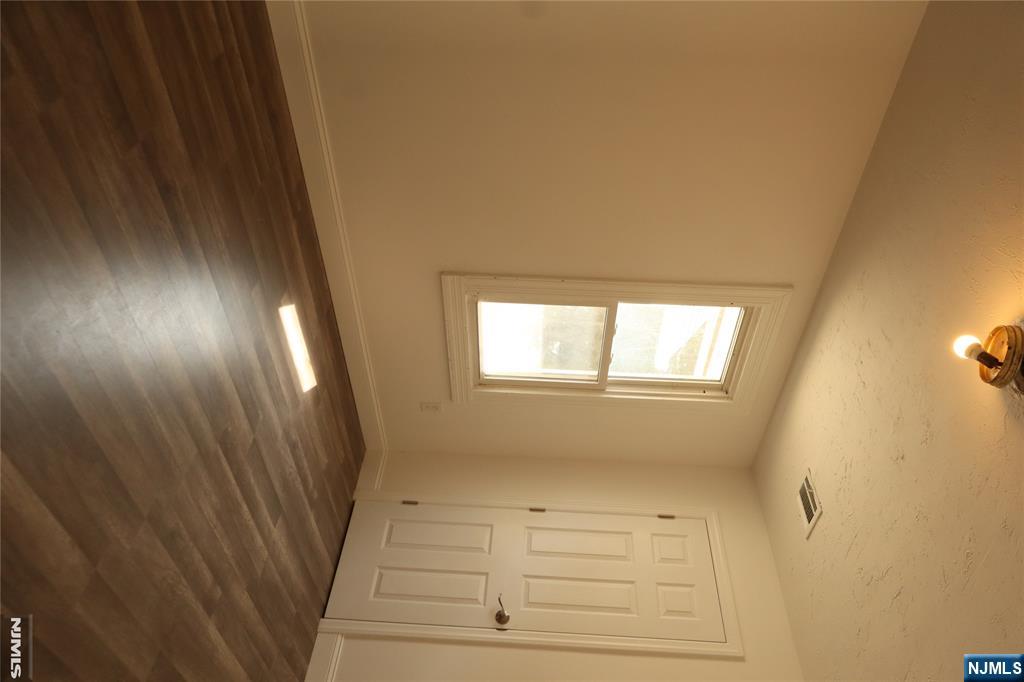 322 Hawthorne Street - Photo 5