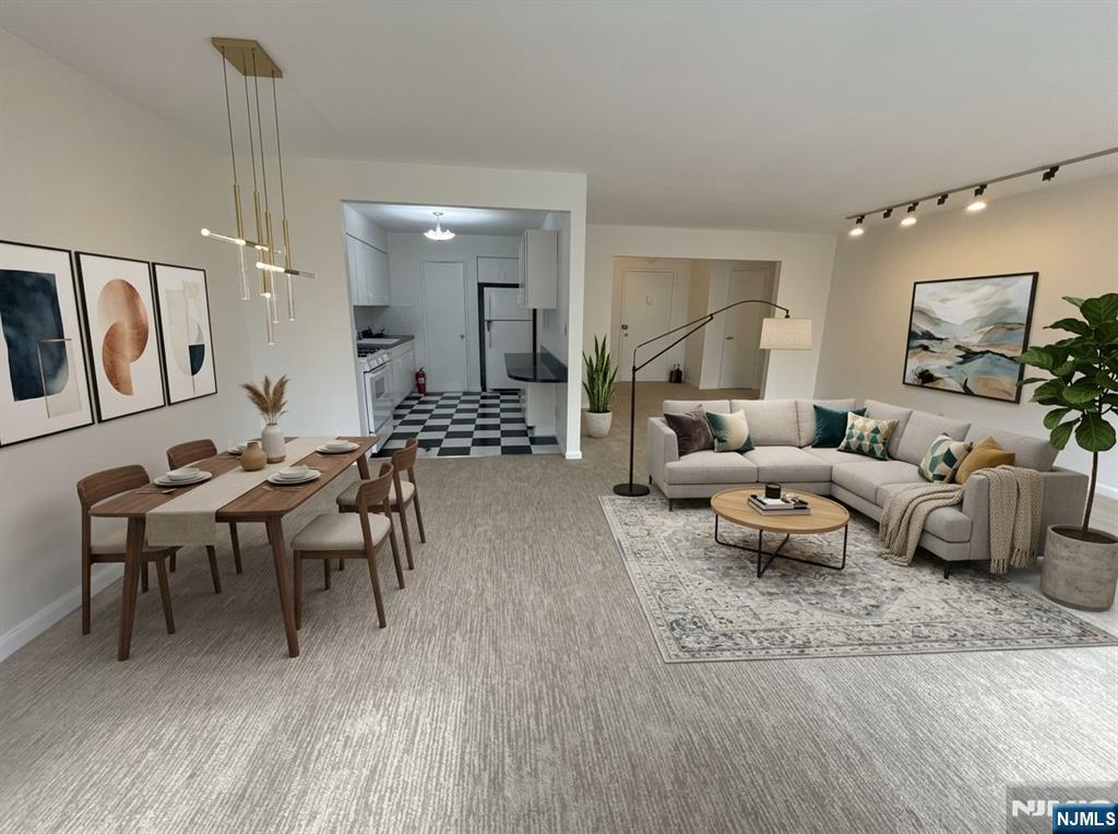 275 Hoym Street 5E - Photo 3