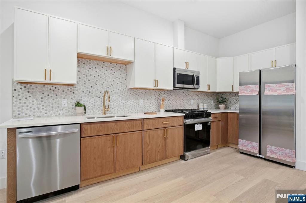 647 10th Street - Photo 5