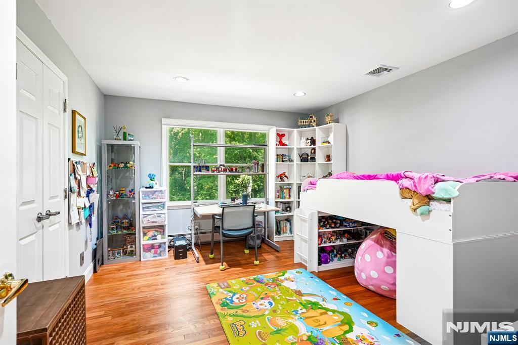 1 Canterbury Road — photo 17