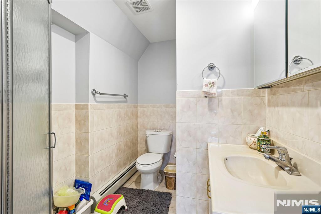 1 Canterbury Road — photo 32