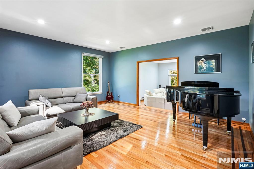 1 Canterbury Road — photo 6