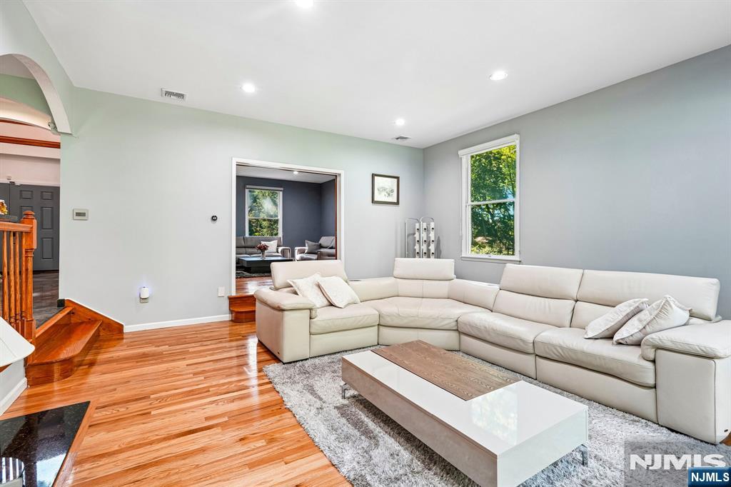 1 Canterbury Road — photo 8