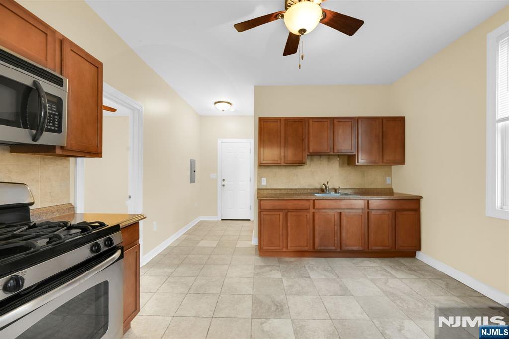 197 Westervelt Avenue 3 - Photo 4