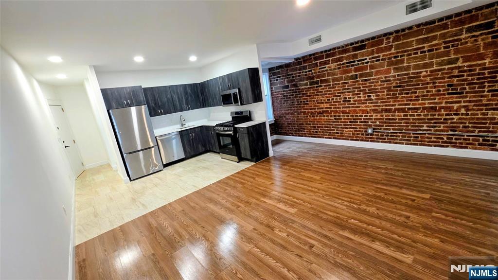 292 Stuyvesant Avenue 290 - Photo 3