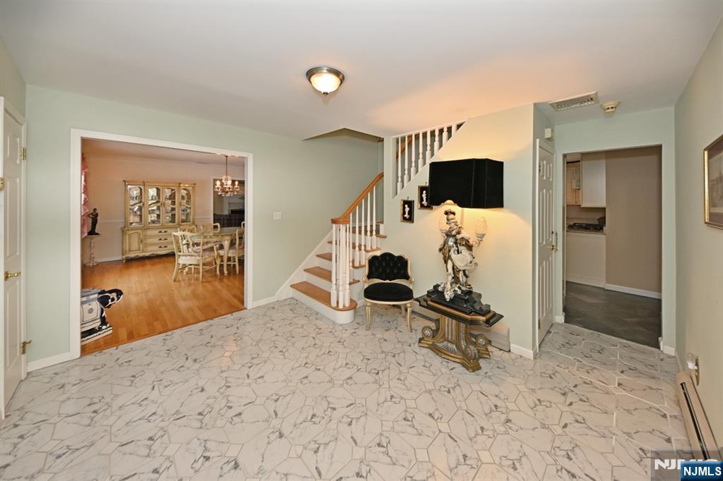 513 Lydia Lane - Photo 4