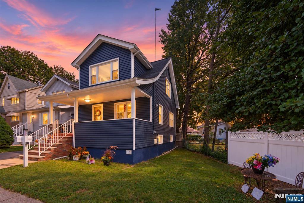 15 Laurel Street - Photo 2