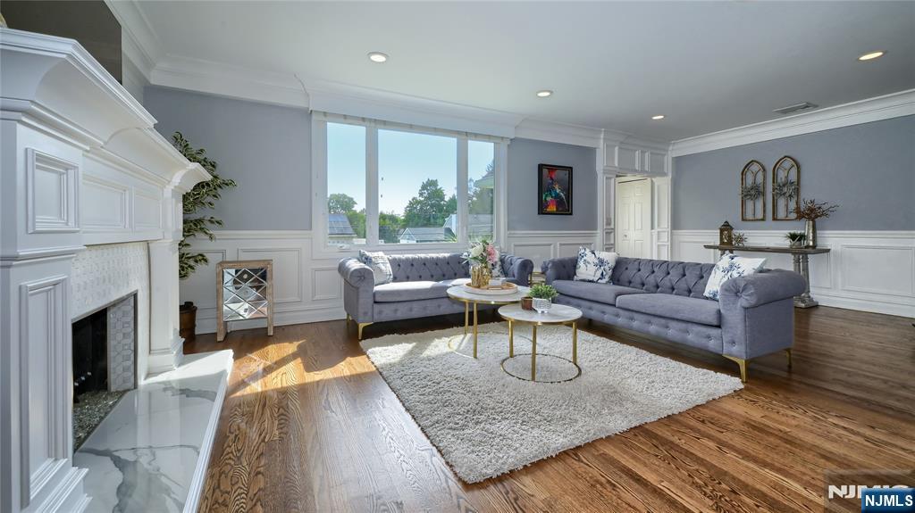 Photo 2 of Single family home for sale at 34 Grandview Dr, Wayne, NJ 07470 | MLS# 26037034 | Listing updated on 2026-10-03