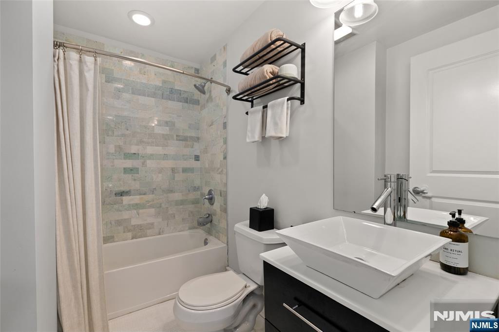2 Paterson Avenue #2B