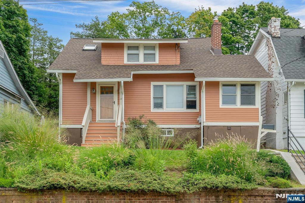 Photo 1 of Single family home for sale at 17 Floyd Rd, Verona, NJ 07044 | MLS# 26037054 | Listing updated on 2026-09-30