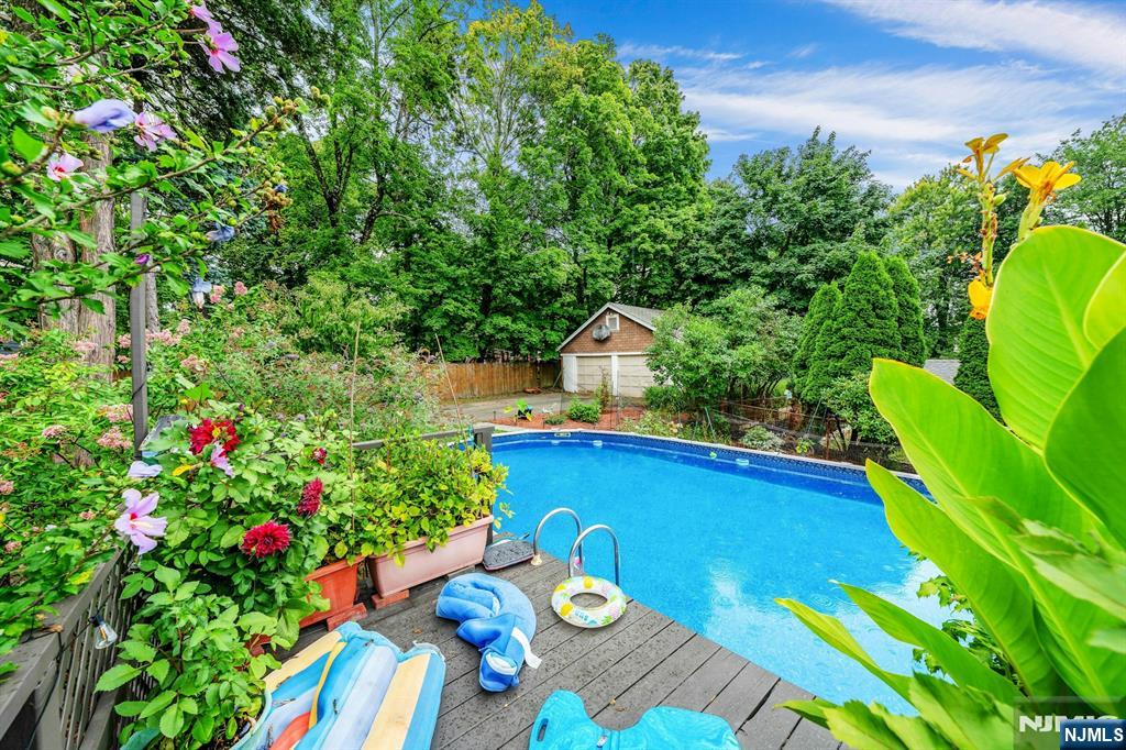 Photo 2 of Single family home for sale at 17 Floyd Rd, Verona, NJ 07044 | MLS# 26037054 | Listing updated on 2026-09-30