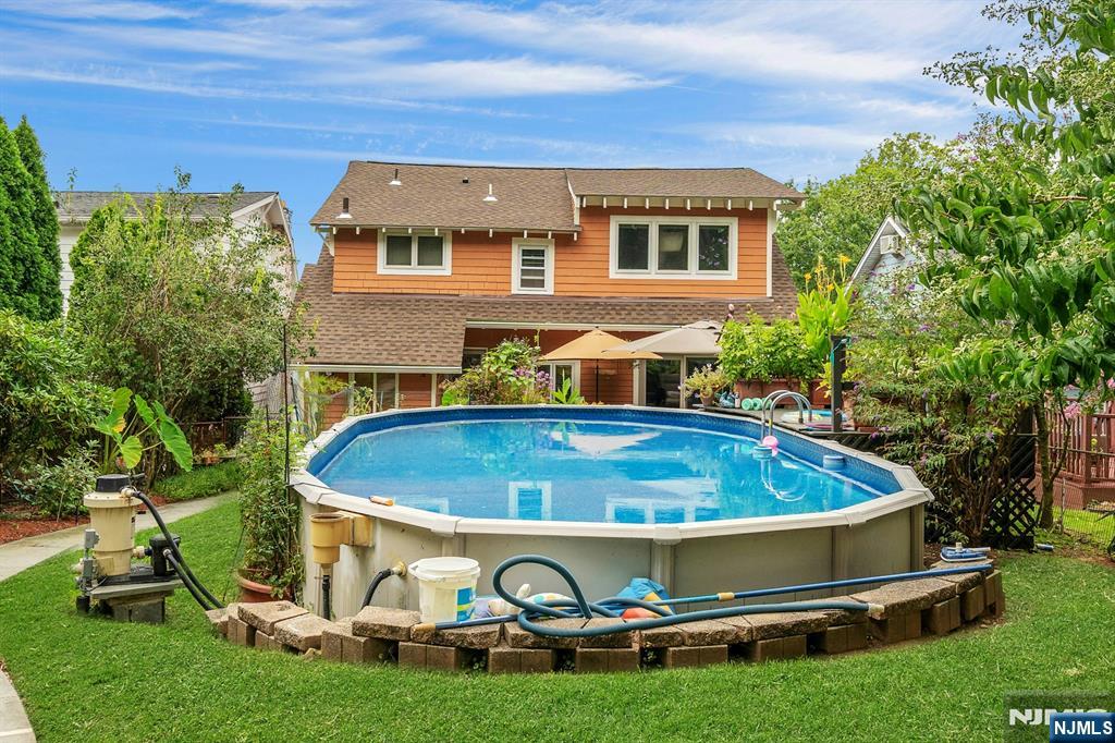 Photo 3 of Single family home for sale at 17 Floyd Rd, Verona, NJ 07044 | MLS# 26037054 | Listing updated on 2026-09-30
