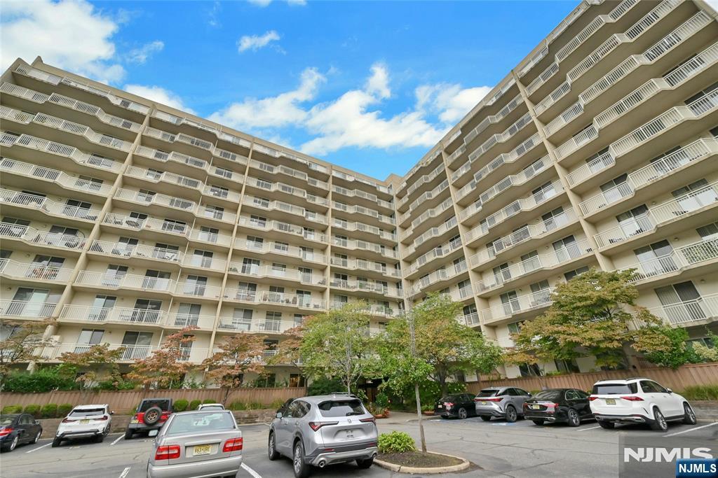 1077 River Road 1009 - Photo 1