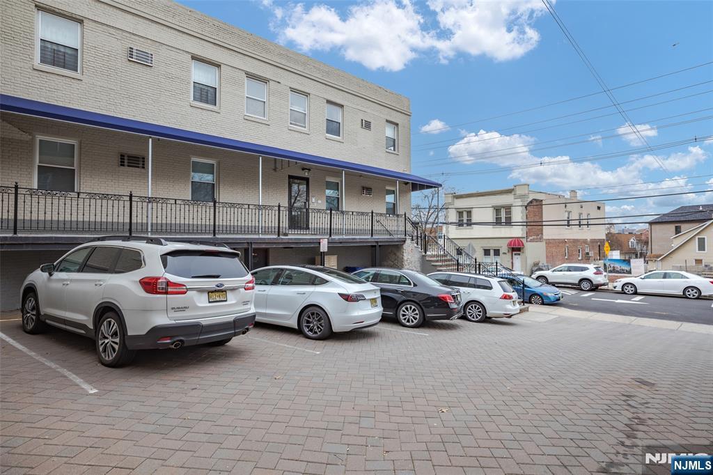 280 Undercliff Avenue 2 - Photo 2