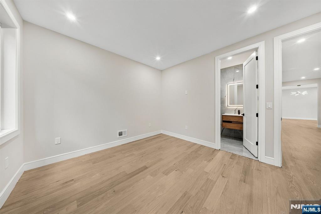 914 Hammond Road — photo 10