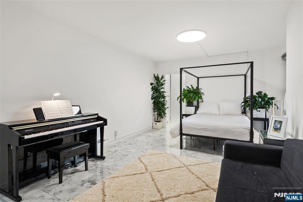 Photo 2 of Condo for sale at 401 Park #2D, Fort Lee, NJ 07024 | MLS# 26037096 | Listing updated on 2026-10-05