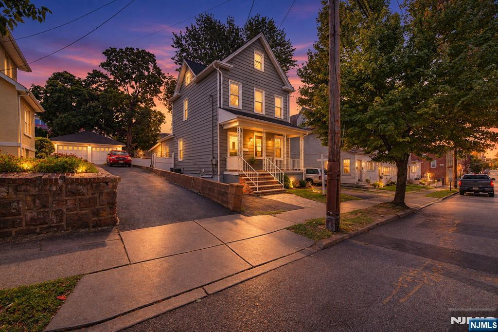 88 Boiling Springs Avenue