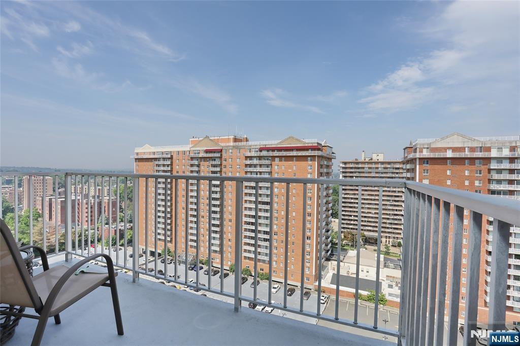 160 Overlook Avenue #19D