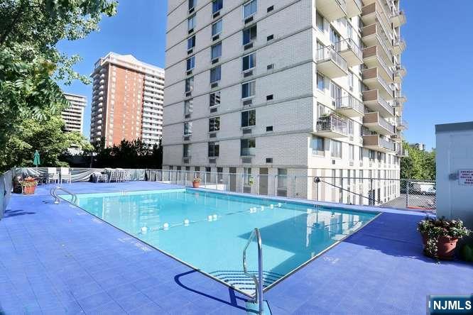 160 Overlook Avenue #19D