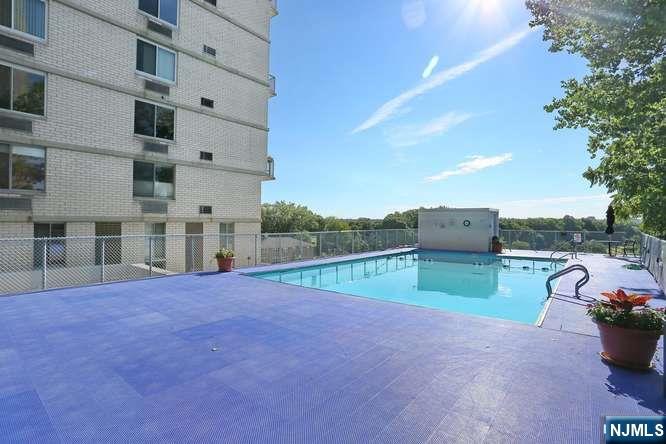 160 Overlook Avenue #19D