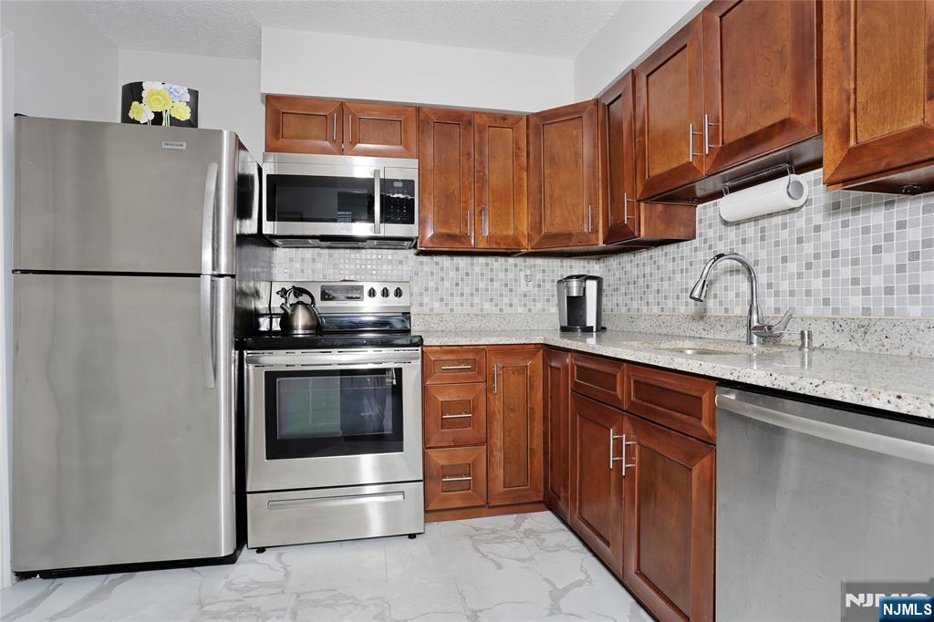 160 Overlook Avenue #19D