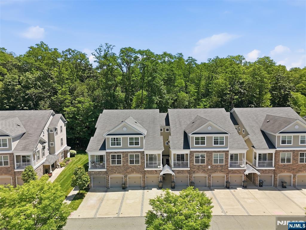 404 Waterview Court 404