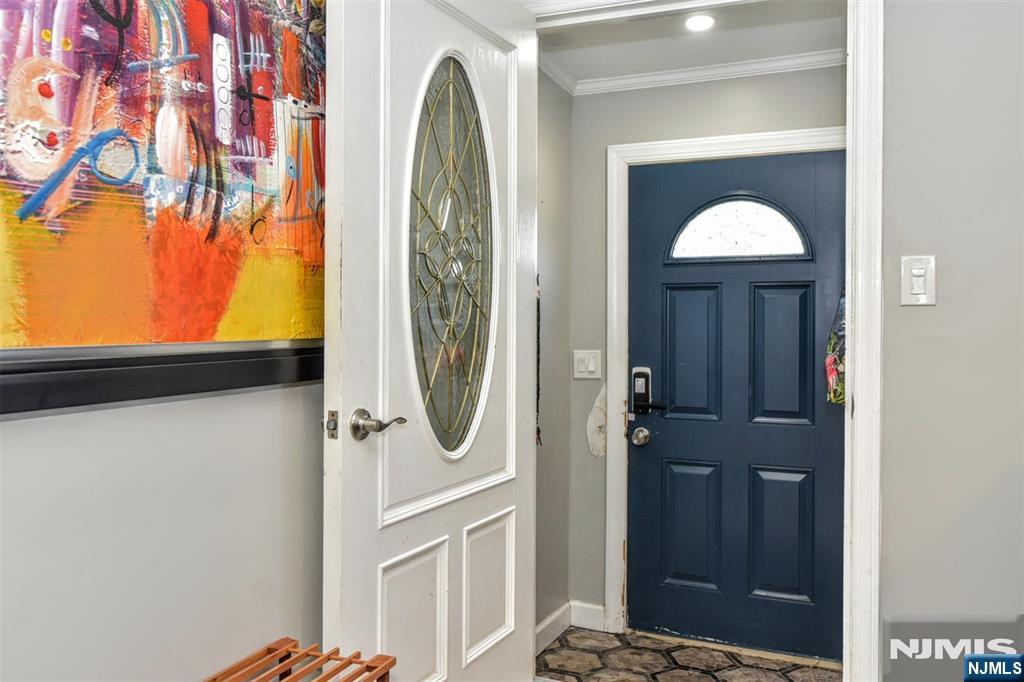 374 Leonard Drive - Photo 2