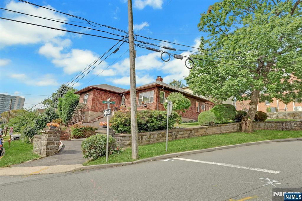 Photo 3 of Sale Pending at 401 Adolphus Ave, Cliffside Park, NJ 07010 | MLS# 26037113 | Listing updated on 2026-10-06
