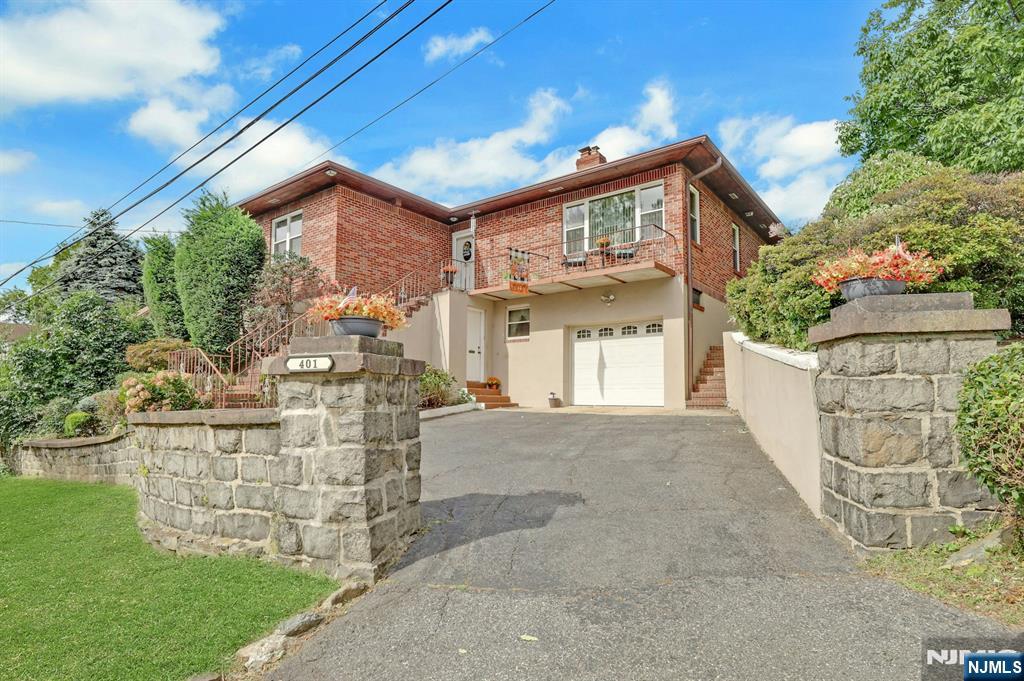 Photo 4 of Sale Pending at 401 Adolphus Ave, Cliffside Park, NJ 07010 | MLS# 26037113 | Listing updated on 2026-10-06