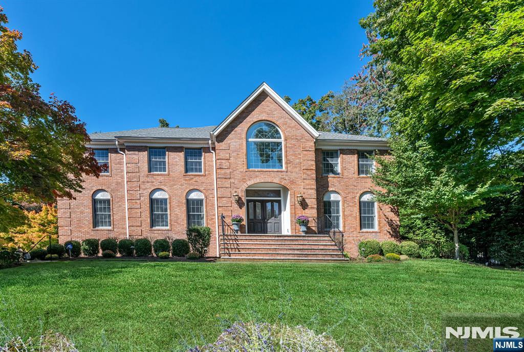 402 Highland Avenue - Photo 1