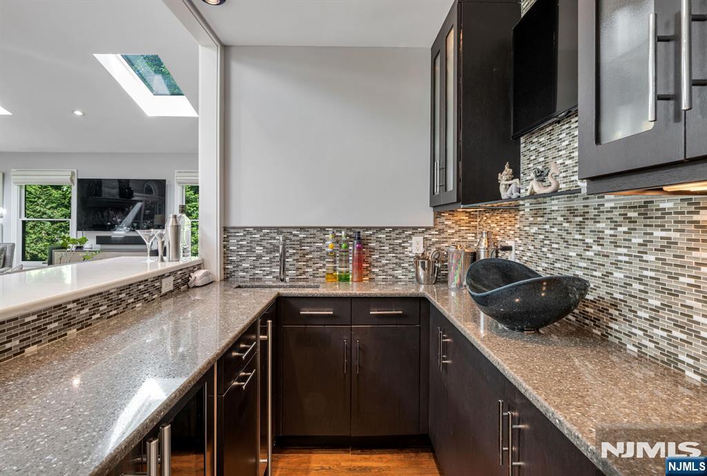 402 Highland Avenue — photo 11