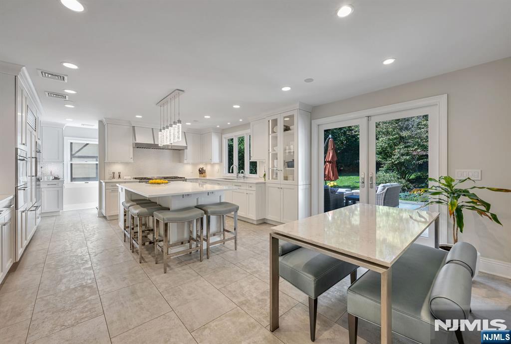 402 Highland Avenue — photo 12