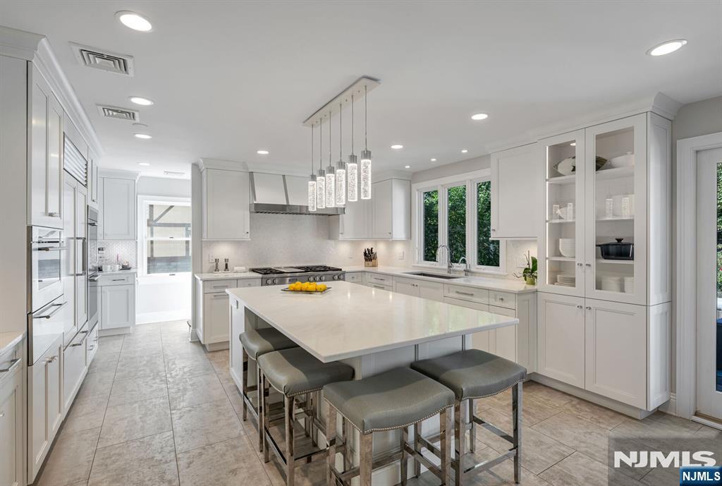 402 Highland Avenue — photo 13