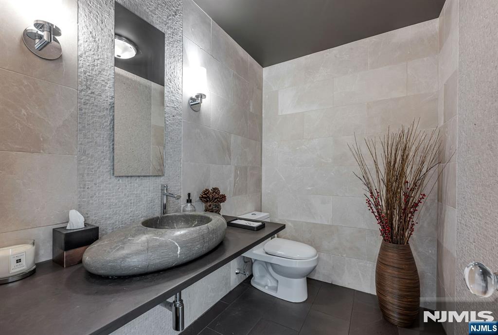 402 Highland Avenue — photo 23