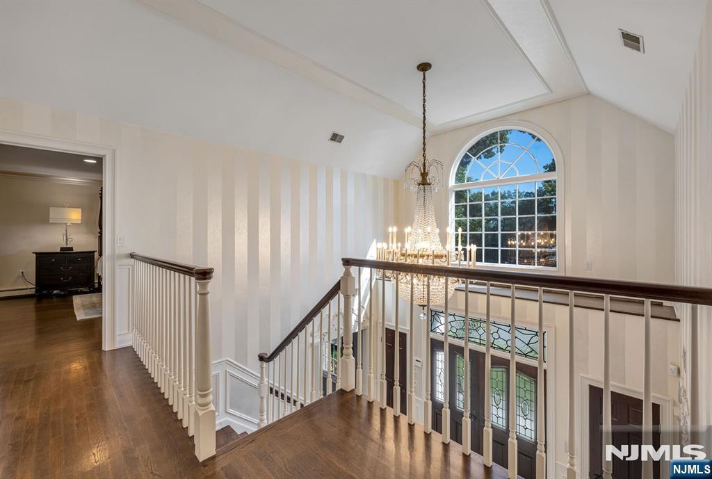 402 Highland Avenue — photo 24