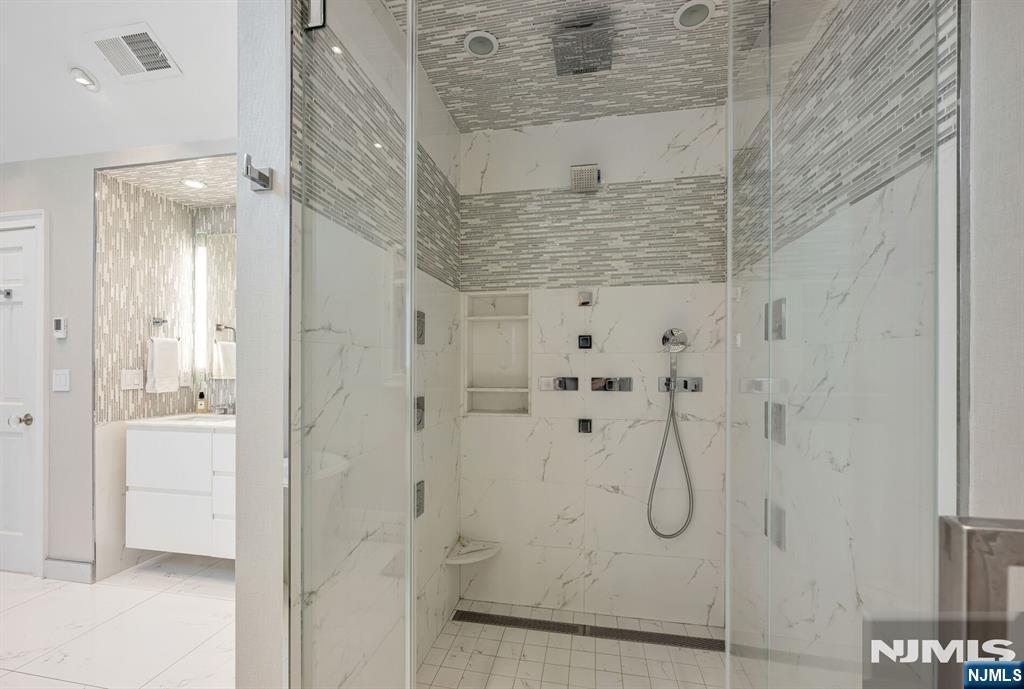 402 Highland Avenue — photo 30