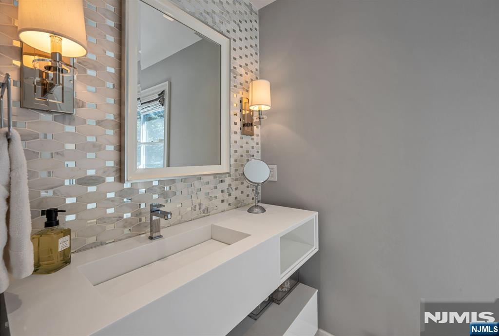 402 Highland Avenue — photo 33