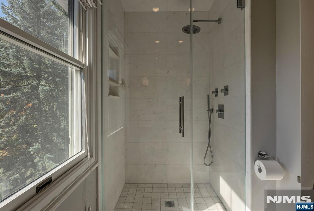402 Highland Avenue — photo 34