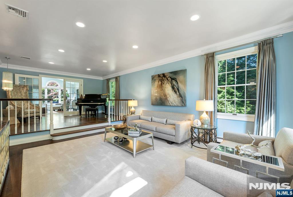402 Highland Avenue — photo 6