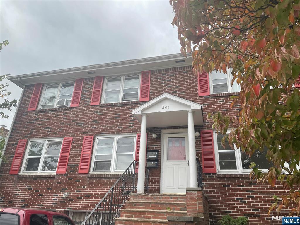 461-463 Boyden Avenue 1 - Photo 1